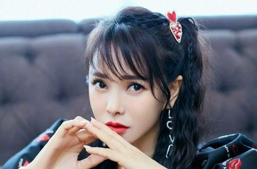 娱乐吃瓜小将伊能静,娱乐圈的吃瓜小将,揭秘明星幕后故事